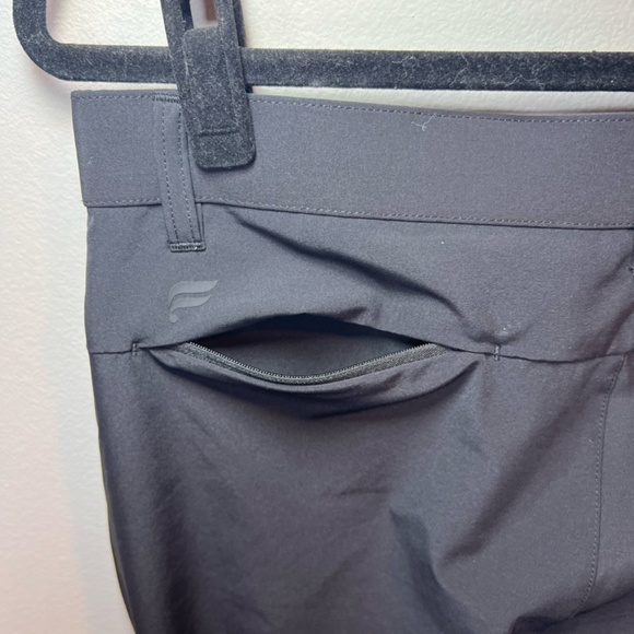 Fabletics Mens The Only Pant Black Regular Fit Performance Golf Stretch Sz 30x30 - Picture 10 of 11